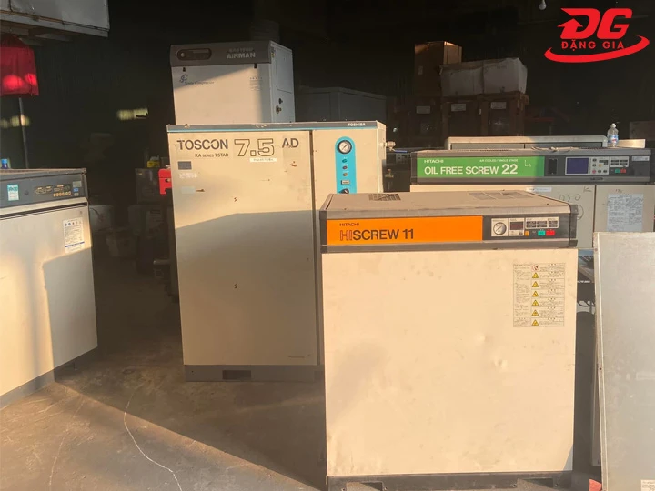 Máy nén khí trục vít cũ cao cấp