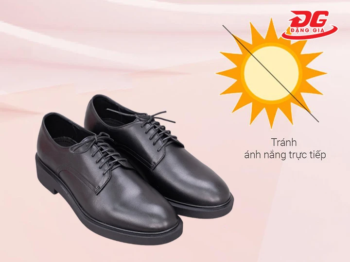 không phơi giày da dưới nắng