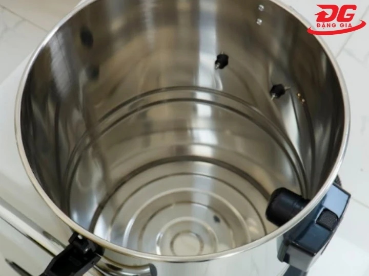 thùng chứa bụi bẩn