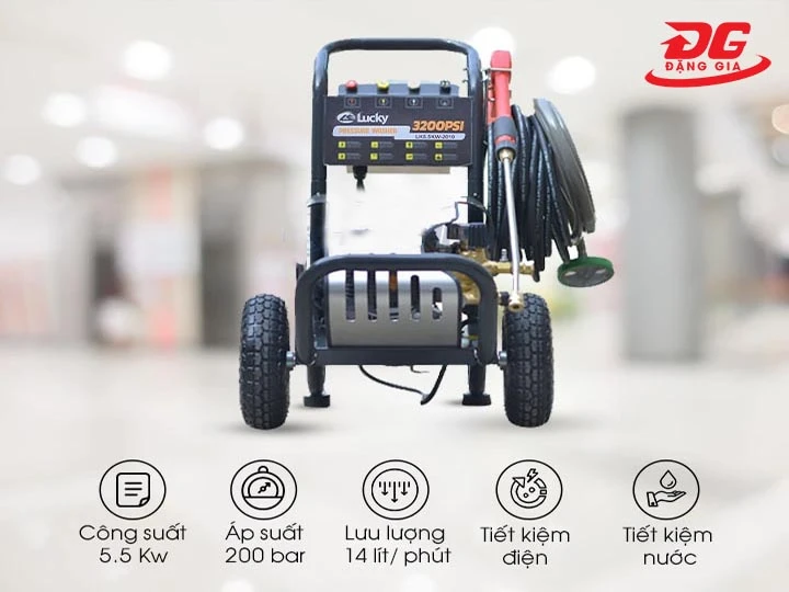 máy bơm rửa xe 200 bar thiết kế đẹp