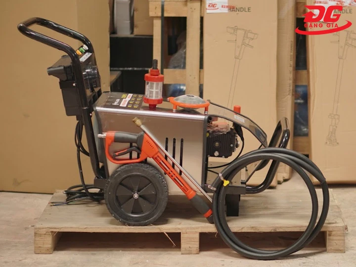 Máy bơm rửa xe 200 bar Palada 20M32-5.5T4