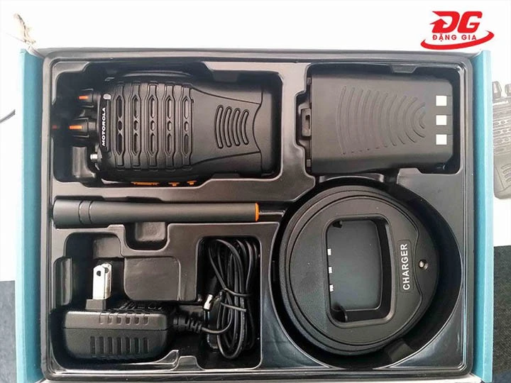 mua máy bộ đàm Motorola