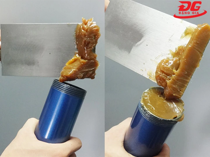 Nạp mỡ vào súng