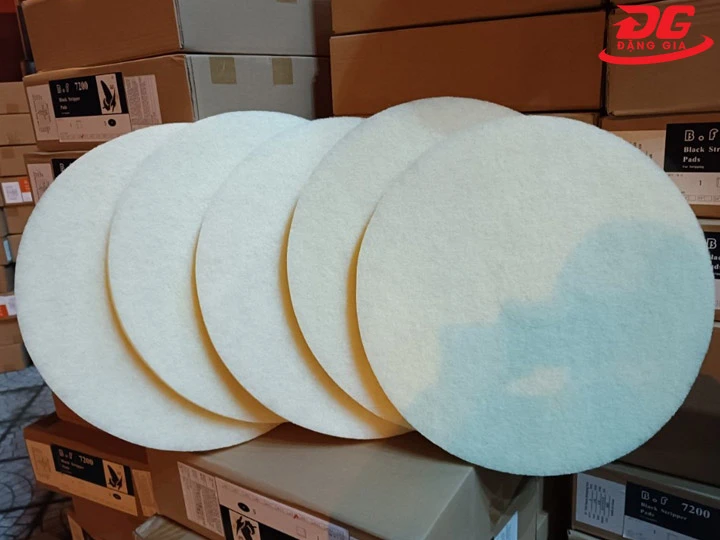 Pad chà sàn 17 inch màu trắng