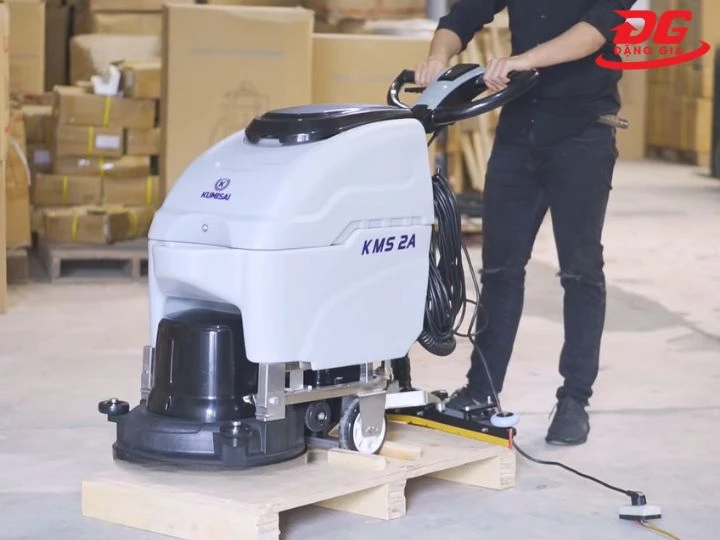 Ứng dụng máy chà sàn liên hợp cánh bướm Kumisai KMS2A