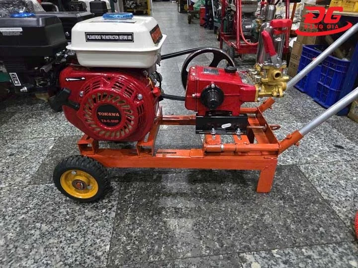 Máy rửa xe chạy xăng 6.5HP dây đai