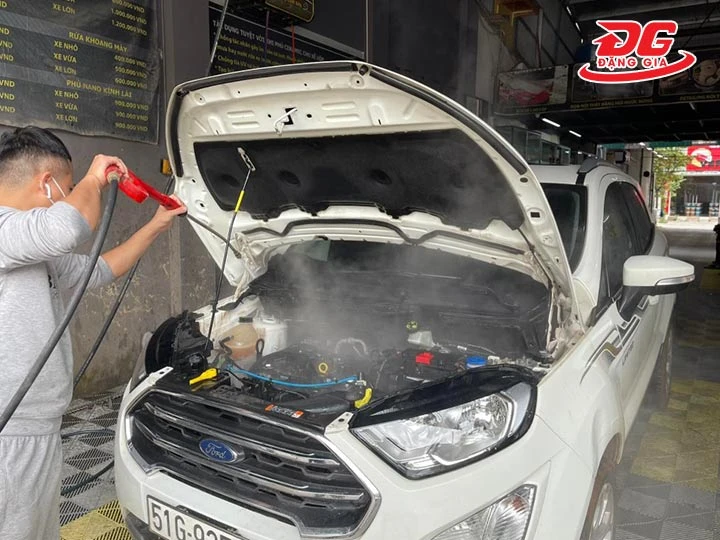 Rửa xe ô tô Trung Hồng