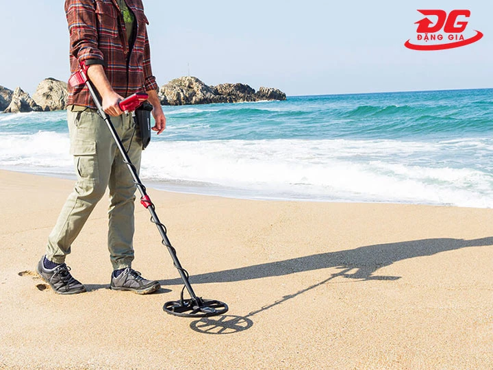 Máy dò tìm kim loại sâu dưới lòng đất