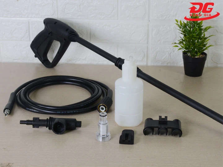 Phụ kiện máy rửa xe Makita HW101 