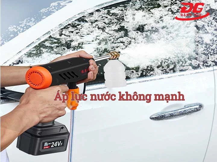 Máy rửa xe pin Nhật bãi áp lực nước kém