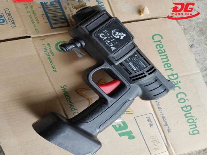 Máy rửa xe pin Nhật bãi bảo dưỡng nhiều