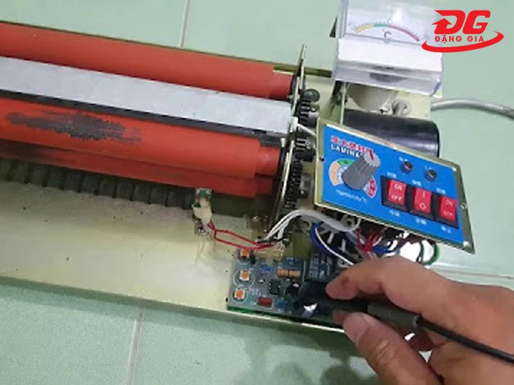 máy ép nhựa cũ dễ hỏng