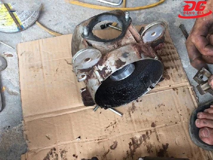 chi tiết máy bị hỏng