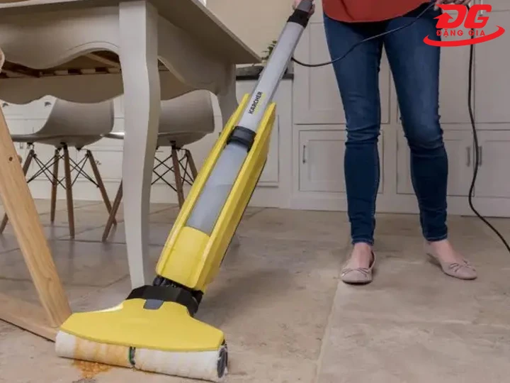 máy hút bụi và lau nhà có dây