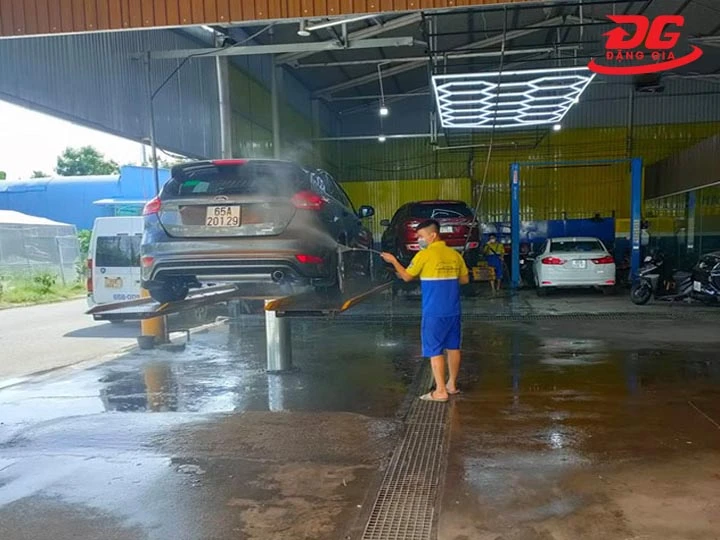 Rửa xe Trung Kiên