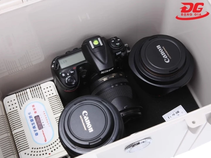 Hộp chống ẩm Wonderful DB-3828 28L dung tích lớn