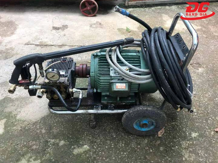 máy rửa xe cũ Lucky