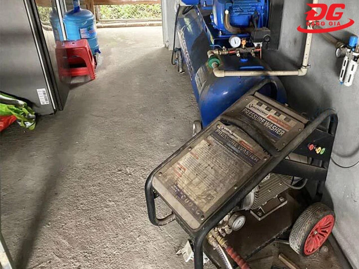 máy rửa xe cũ Tahico