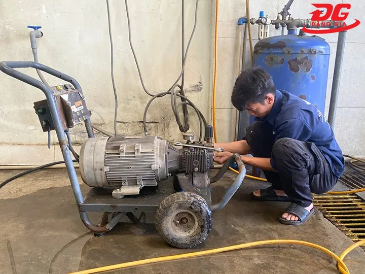 Sửa máy rửa xe cũ