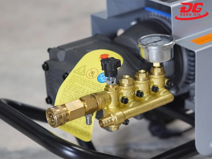 máy xịt rửa xe Palada PD 80/2.2