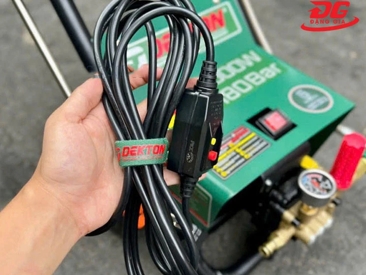 dây điện có tích cảm biến