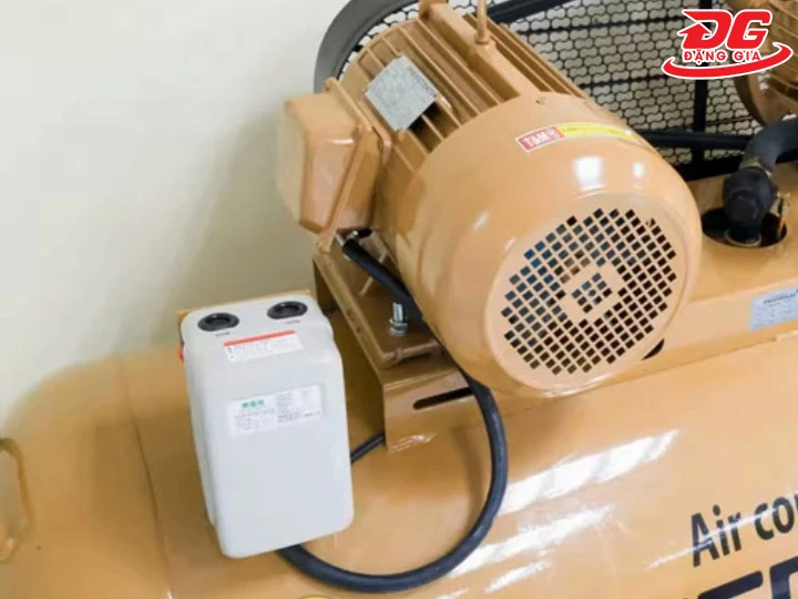 máy nén khí Pegasus TM-W-0.9/8-330L