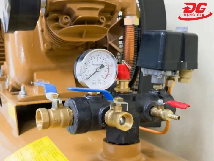 máy nén khí Pegasus TM-W-0.9/8-330L