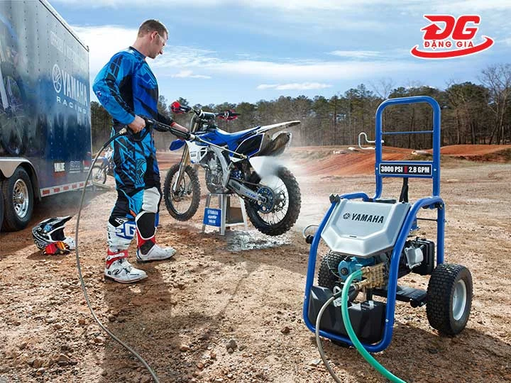 máy rửa xe Yamaha xịt rửa siêu khoẻ