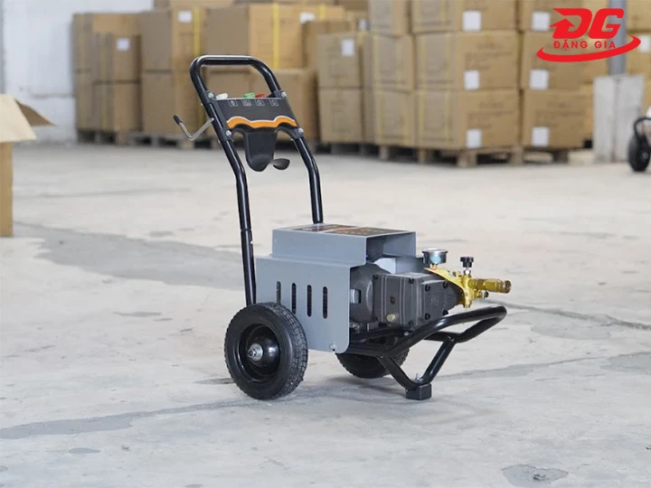 máy xịt rửa xe Palada PD 80/2.2