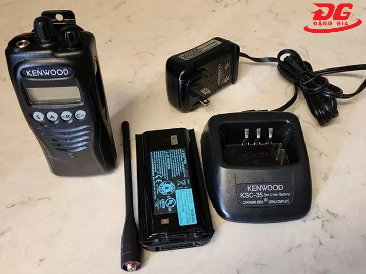 bộ đàm không dây Kenwood TK-3212