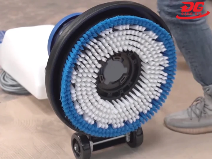 Lắp bàn chải máy chà sàn Palada HC 523