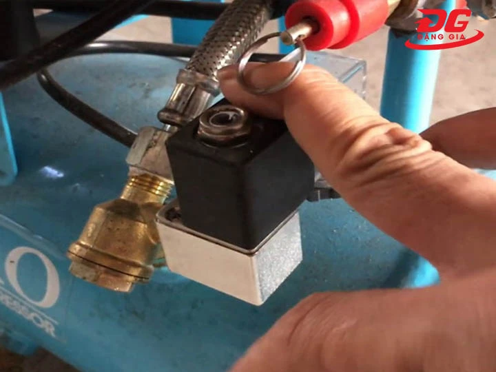 Máy nén piston không tự ngắt