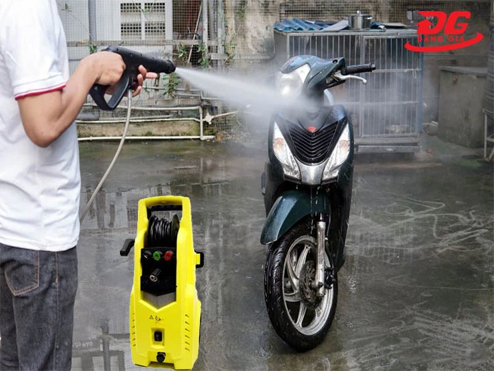 Máy rửa xe V-Jet VJ120 xịt cực sạch