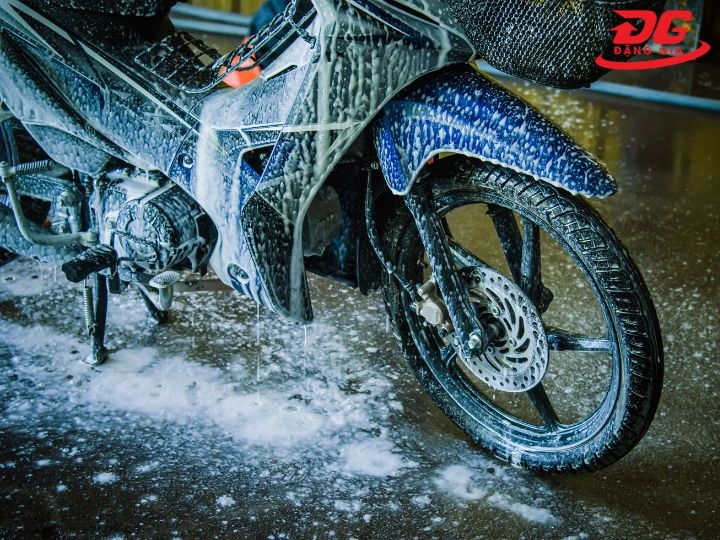 Tiệm rửa xe quận 3 100B