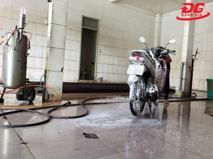 Tiệm rửa xe quận 3 Bin