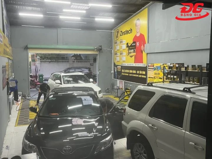 Tiệm rửa xe quận 3 TunDetailing