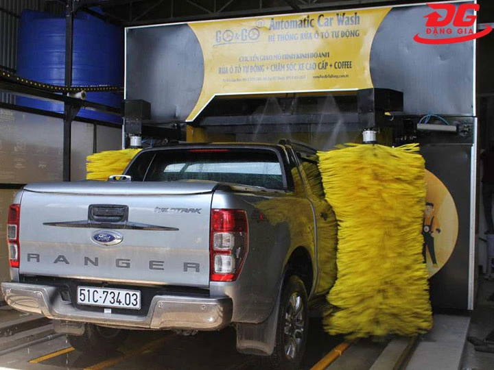 rửa xe siêu nhanh