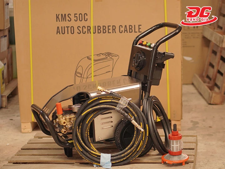 máy rửa xe Palada 18M26-3.7T4