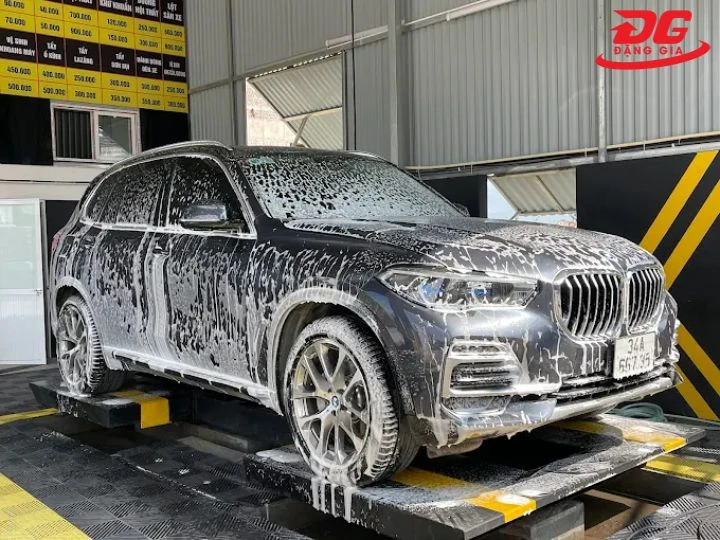 Tiệm rửa xe Hải Dương Đức Chiên