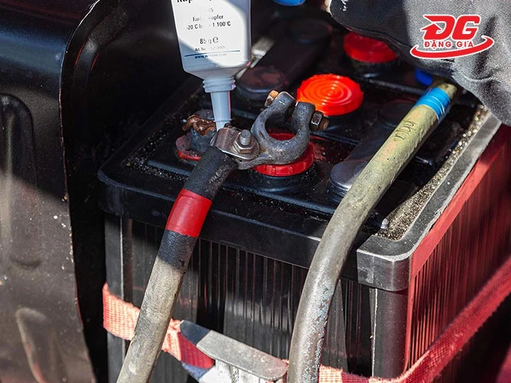 sử dụng mỡ cách điện