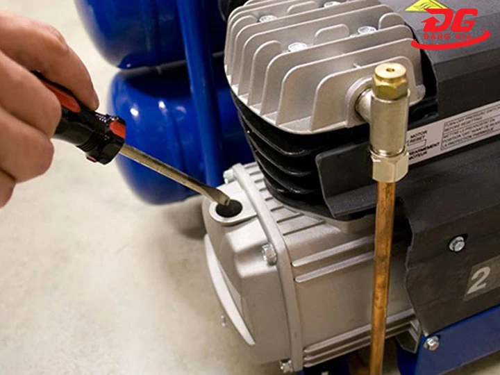 kiểm tra dầu Máy nén khí Palada PA-270