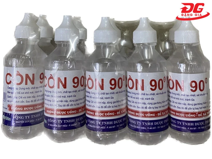 Cồn 90 độ tẩy nhựa đường trên giày