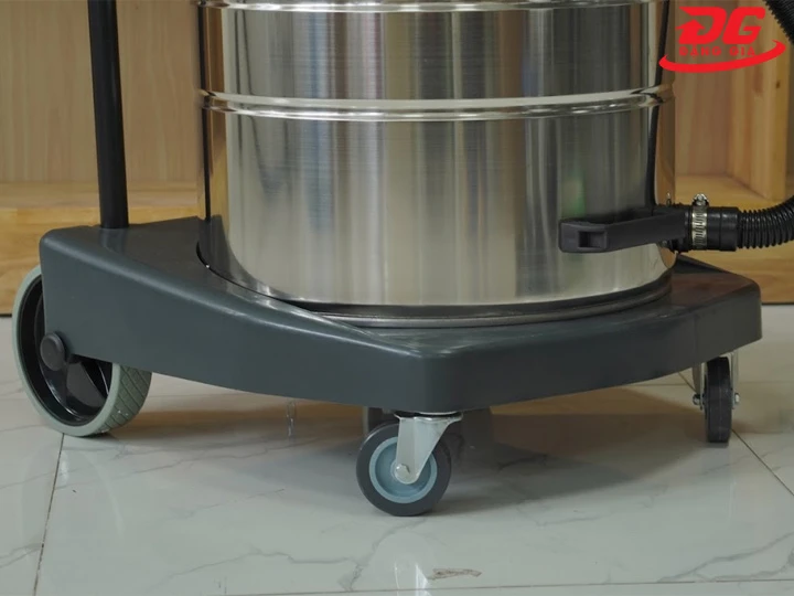 máy hút bụi 70L cơ động