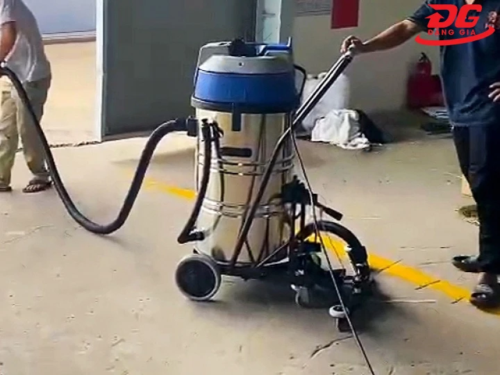 Máy hút bụi 70L Kumisai KMS 60-2