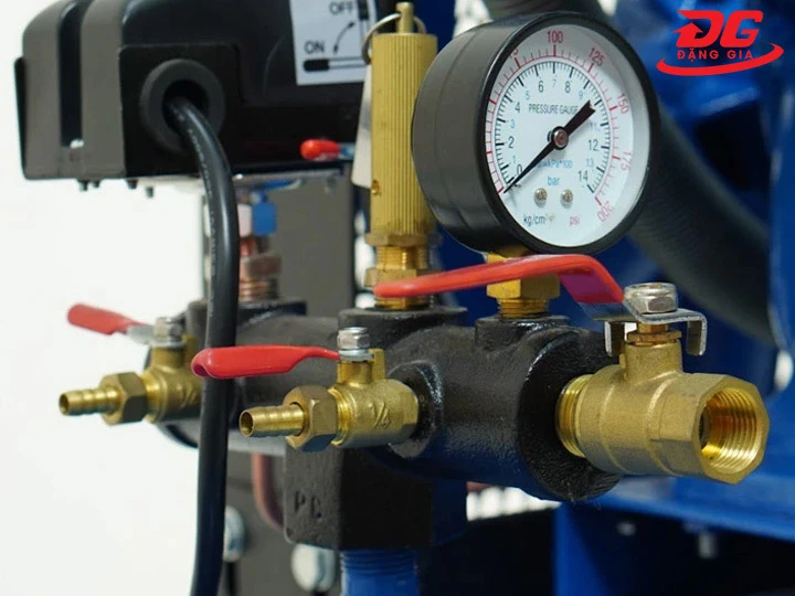 đồng hồ áp suất của máy nén khí Puma PK-20300