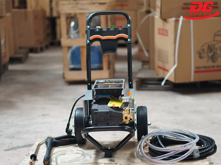 máy rửa xe cao áp Lutian 80/2.2