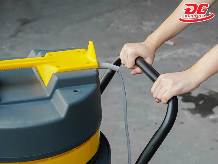 tay đẩy xe
