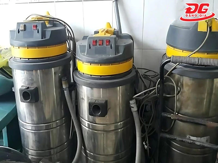 máy giặt thảm cũ