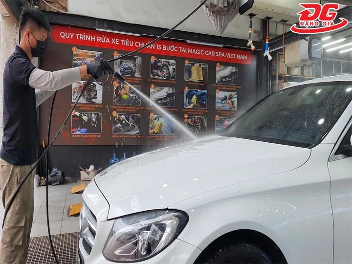 Bãi rửa xe Mũi Tàu