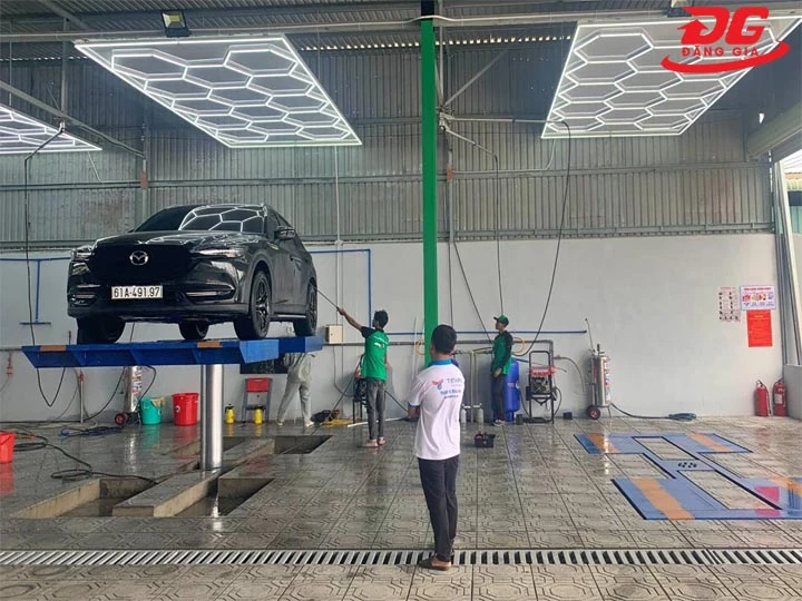 Tiệm rửa xe Chí Hoàng